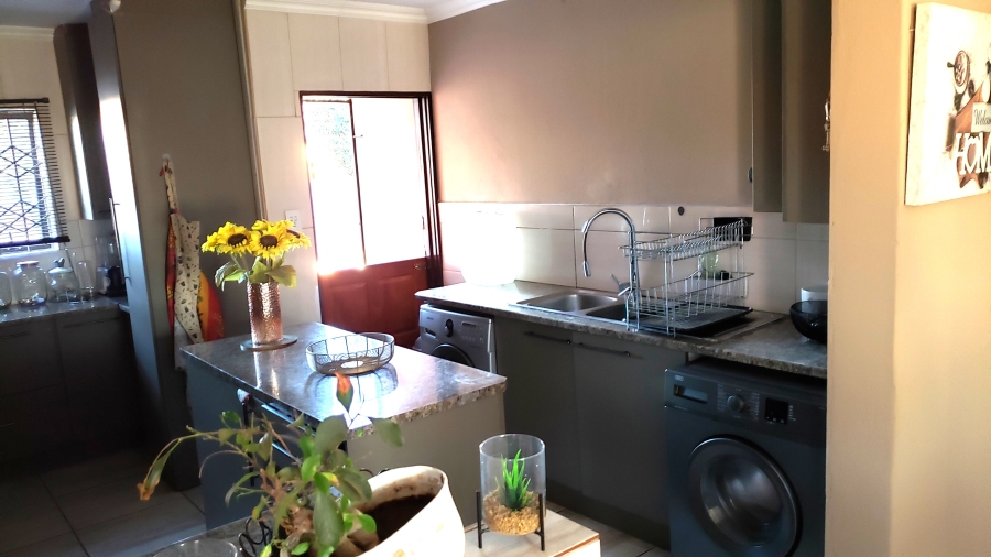 4 Bedroom Property for Sale in Tlhabane West North West